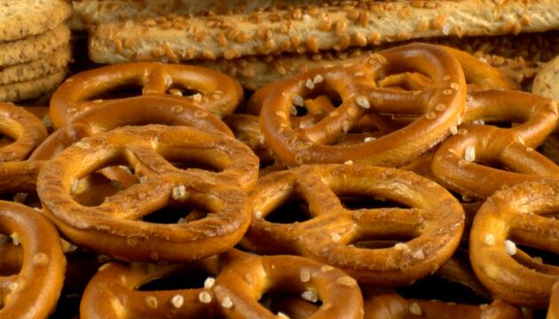 Zu viel Salz im Kinder-Snack? Verbraucherschützer schlagen Alarm