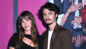 Pamela Andersons Sohn Dylan Jagger Lee und seine langjährige Partnerin Paula Bruss haben geheiratet.