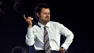 So standfest wie noch hier bei seinem Auftritt bei den Brit Awards war Harry Styles in Mexiko ...