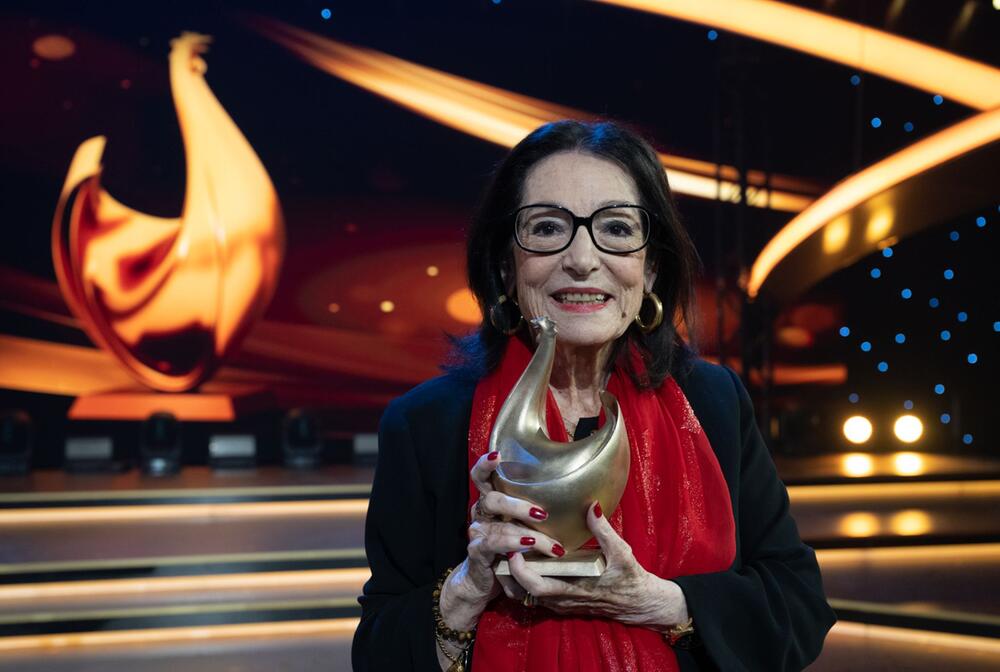 Sängerin Nana Mouskouri wird 90