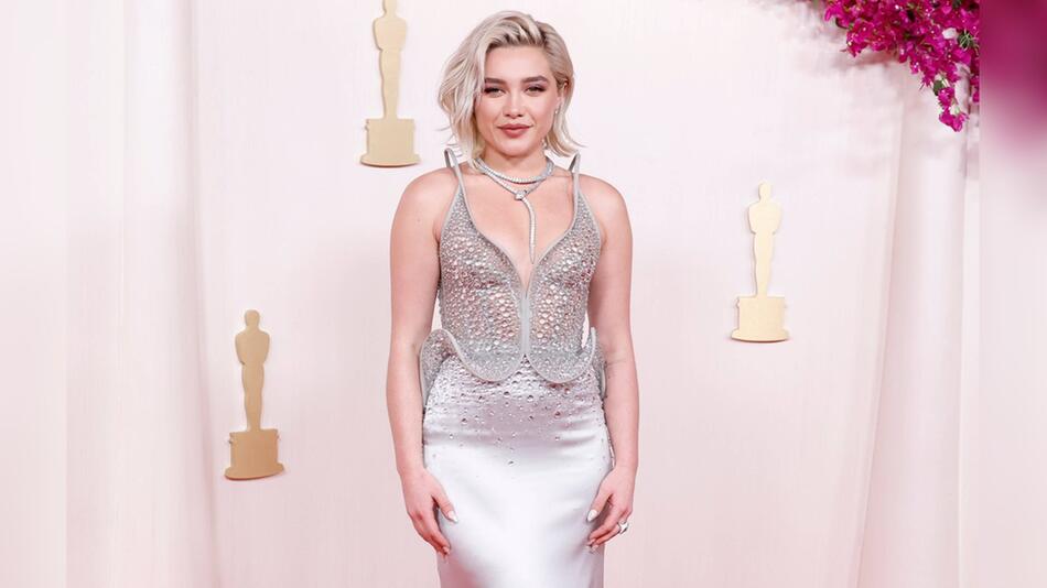 Florence Pugh hat ein Update zu ihrem Beziehungsstatus gegeben.