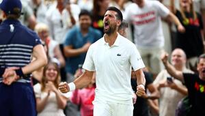 Pure Emotionen: Novak Djokovic nach seinem Viertelfinal-Sieg in Wimbledon.