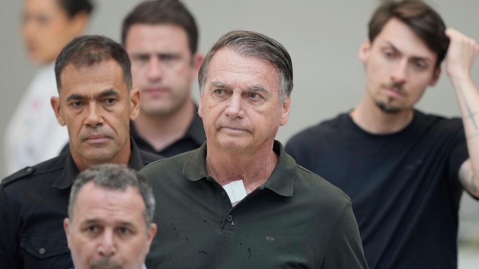 Bolsonaro wegen Blutdruckabfall ins Krankenhaus gebracht