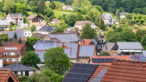Solaranlagen auf Dächern.