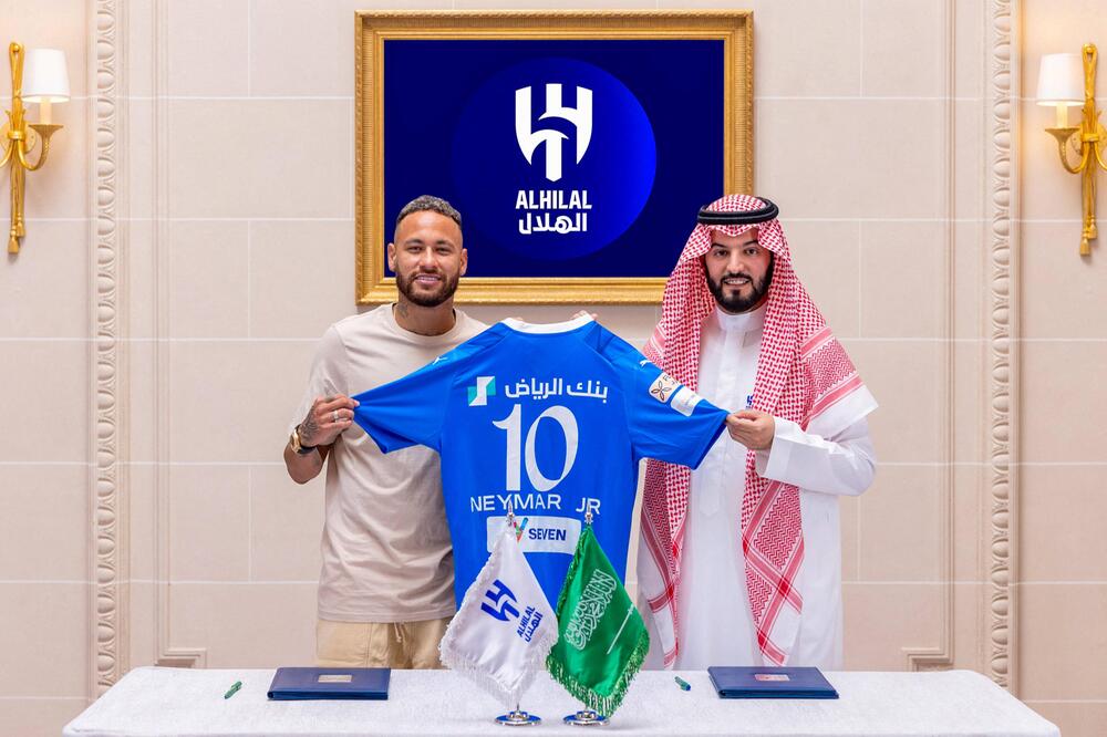 Neymar bei seiner Vertragsunterschrift für Al-Hilal