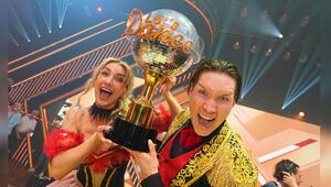 Anna-Carina Woitschack ist an der Seite von Profi Evgeny Vinokurov zum "Dancing Star" der 19 ...