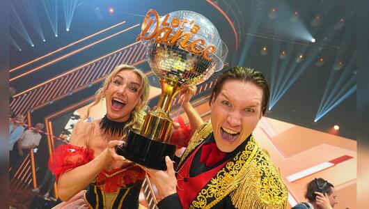 Anna-Carina Woitschack ist an der Seite von Profi Evgeny Vinokurov zum "Dancing Star" der 19 ...