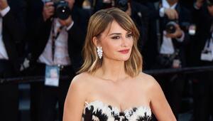 Glamouröser Auftritt: Penélope Cruz bei der Preisverleihung der Filmfestspiele in Cannes. Javier ...