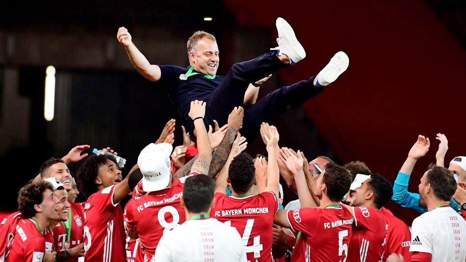 Bayern-Coach Flick von der UEFA als Trainer des Jahres geehrt