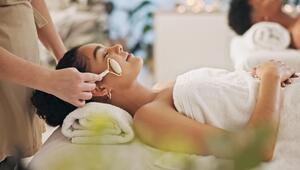 Frau beim Wellness