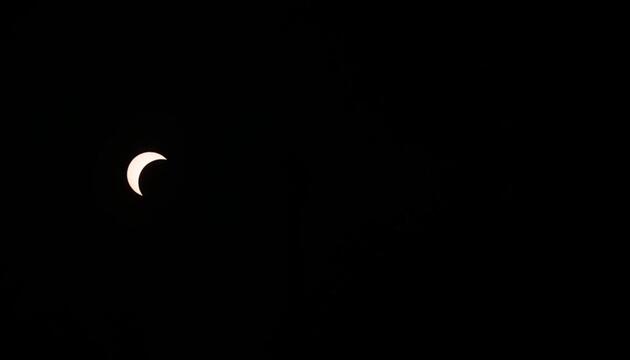 Sonnenfinsternis über Europa - Millionen verfolgen Himmelsschauspiel in Deutschland