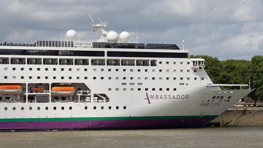 Kreuzfahrtschiff "MS Ambition"