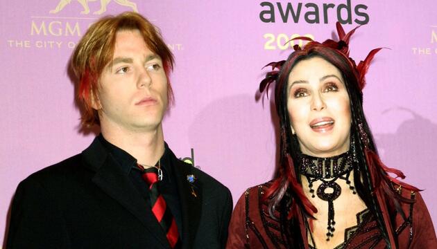 Cher mit Sohn Elijah Blue Allman im Jahr 2002.