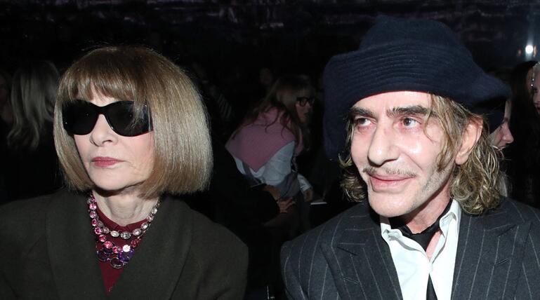 Auch Anna Wintour (l.) äußerte sich zur Absage der Galliano-Ausstellung.