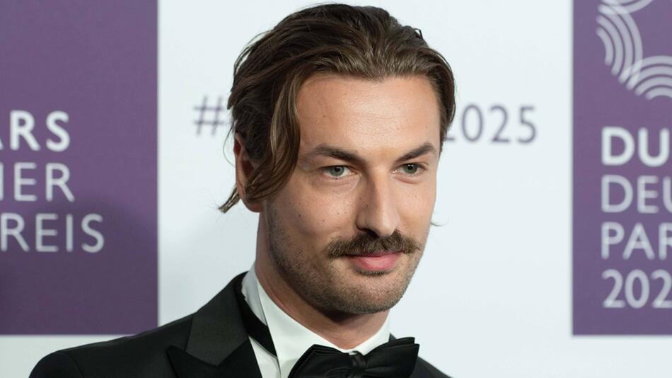 Nicolas Puschmann hat sich wegen seiner Brust bereits viermal unters Messer gelegt.