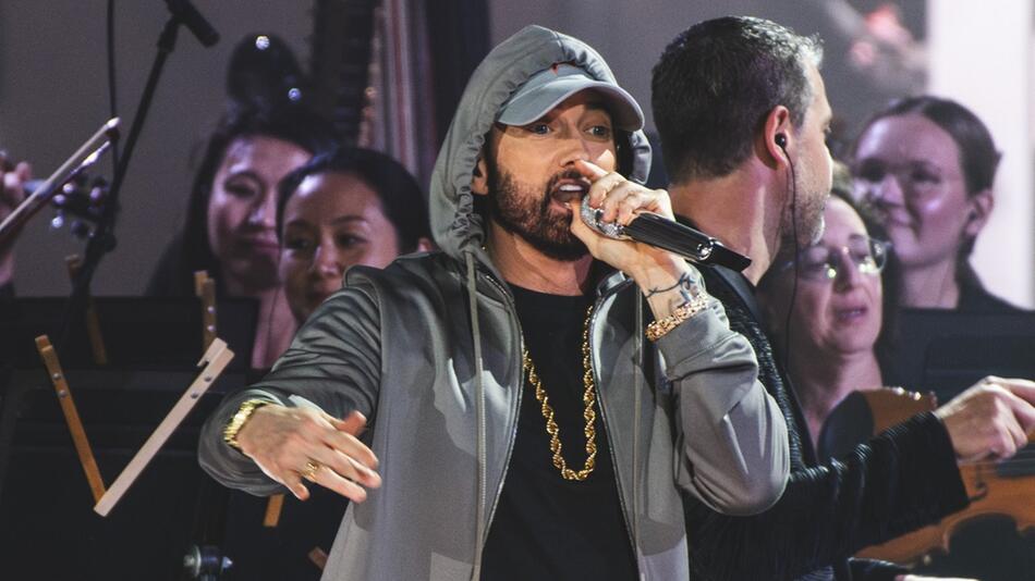 Eminem meldet sich vier Jahre nach seinem letzten Album mit neuen Songs zurück.