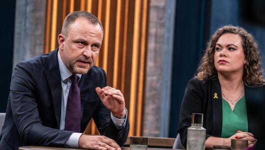 Politikwissenschaftler Peter R. Neumann (links) war zu Gast bei Caren Miosga.
