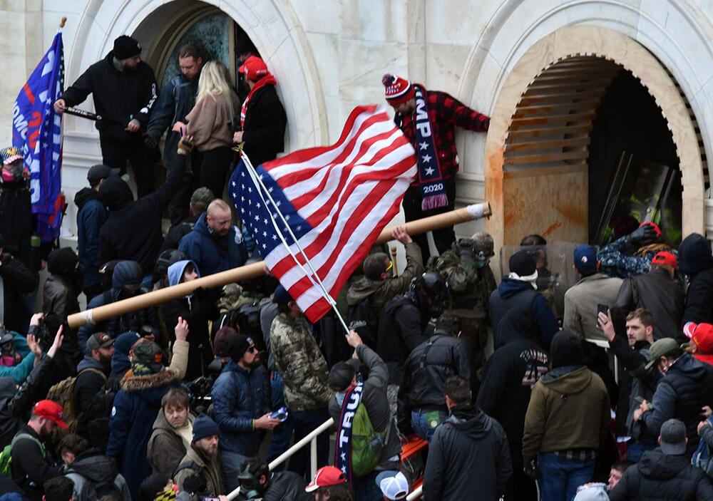 "Proud Boys" verklagen US-Regierung