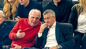 Uli Hoeneß (L) und Herbert Hainer bei einem Bayern-Basketballspiel im Januar 2026. 
