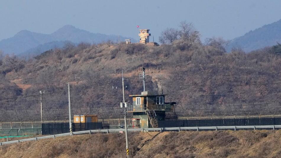 Person aus Südkorea überquert befestigte Grenze nach Nordkorea