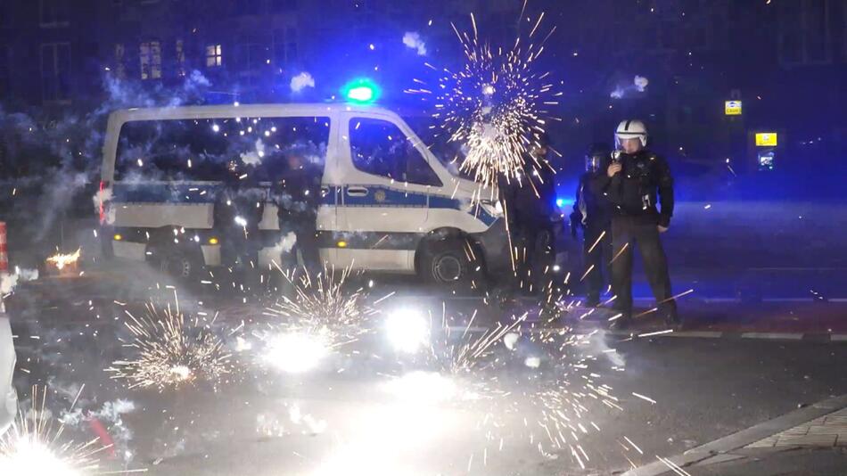 Silvester - Angriffe auf Einsatzkräfte in Berlin