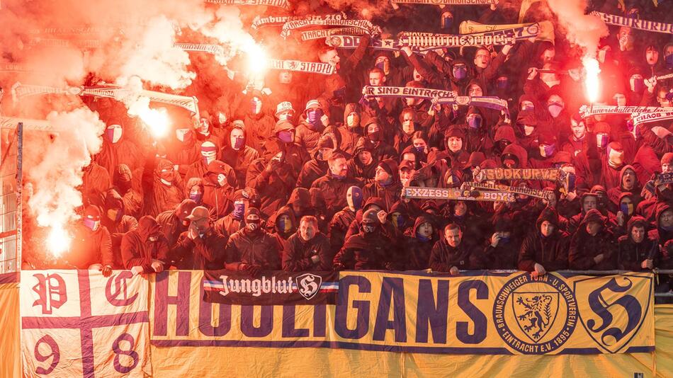Fans im Fußballstadion