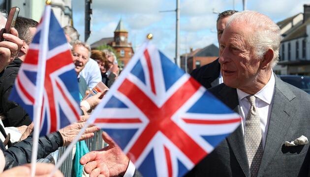 Britisches Königspaar besucht Nordirland