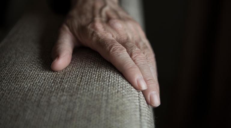 Hand eines alten Mannes