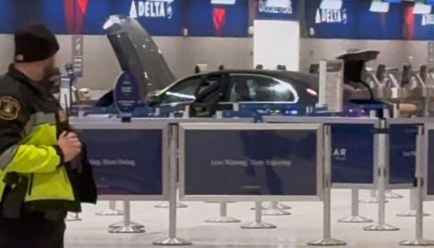 Autounfall am Flughafen in Detroit