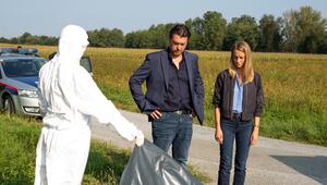 "Landkrimi: Steirerwahn": Sascha Bergmann (Hary Prinz, M.) und seine Kollegin Anni Sulmtaler ...