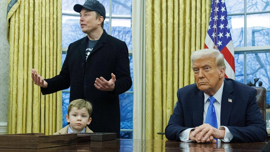 Elon Musk, der kleine "X" und Donald Trump im Oval Office.