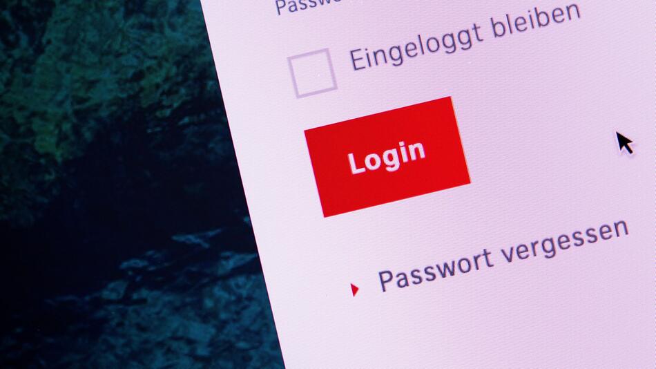 Login ist auf dem Dislay eines Laptops zu sehen
