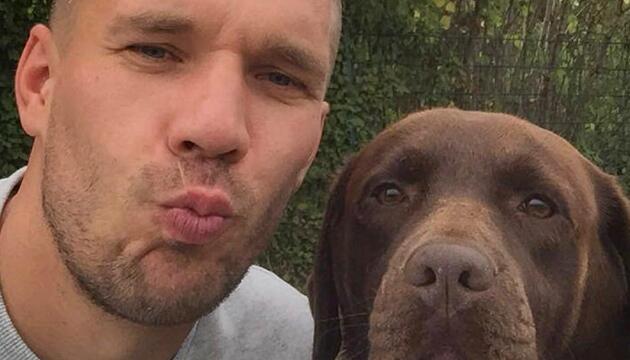 Lukas Podolski: Trauer um Hündin Holly