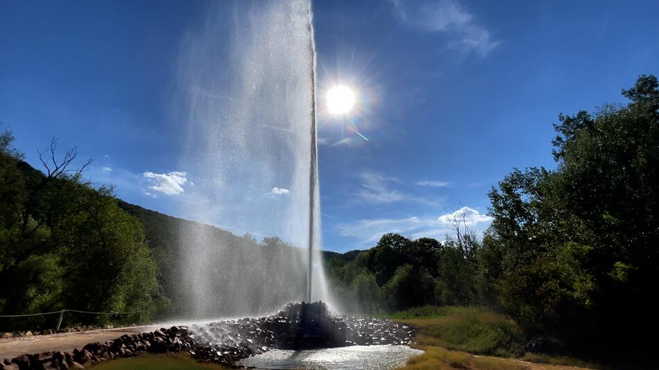 Er ist in Deutschland: Das ist der größte Kaltwasser-Geysir der Welt