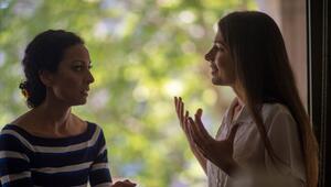 Zwei Frauen im Gespräch