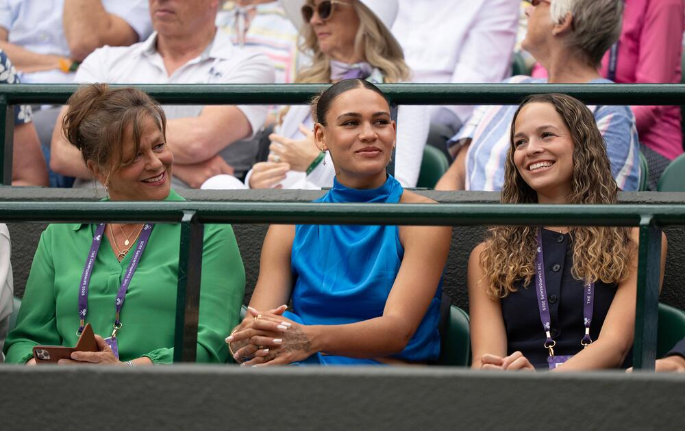 Lisa Shelton, Trinity Rodman und Emma Shelton (v.l.)