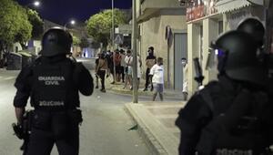 Zusammenstöße zwischen Rechtsextremen und Migranten in Spanien