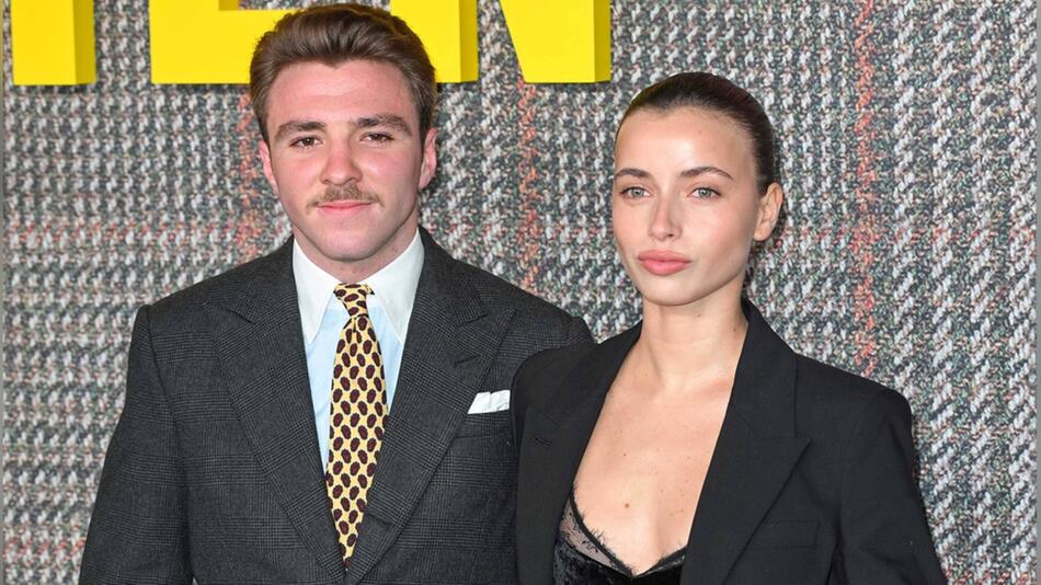 Rocco Ritchie und seine Freundin Olivia Monjardin bei der Premiere von "The Gentleman" in London.