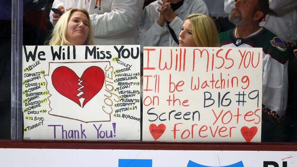 Fans der Arizona Coyotes bei einem Heimspiel gegen die Edmonton Oilers.