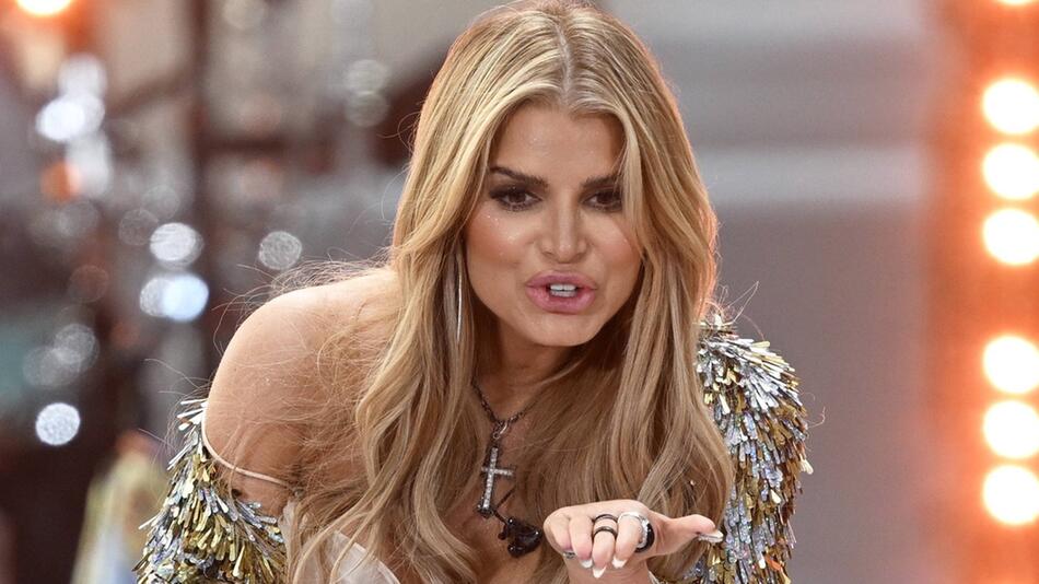 Jessica Simpson verteilt während ihres Auftritts in der "Today"-Show Luftküsse und spricht über ...