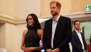 Ähnlich wie auf diesem Bild soll Prinz Harry eine ernste Miene aufgelegt haben, während Herzogin ...