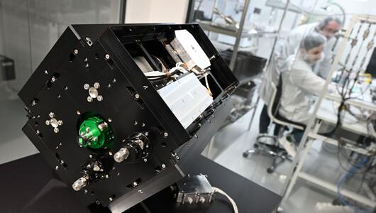 Der Satellit aus österreichischer Produktion startet Anfang 2027 ins All