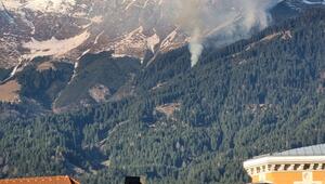 Der Brand beschäftigt die Einsatzkräfte seit Samstag intensiv