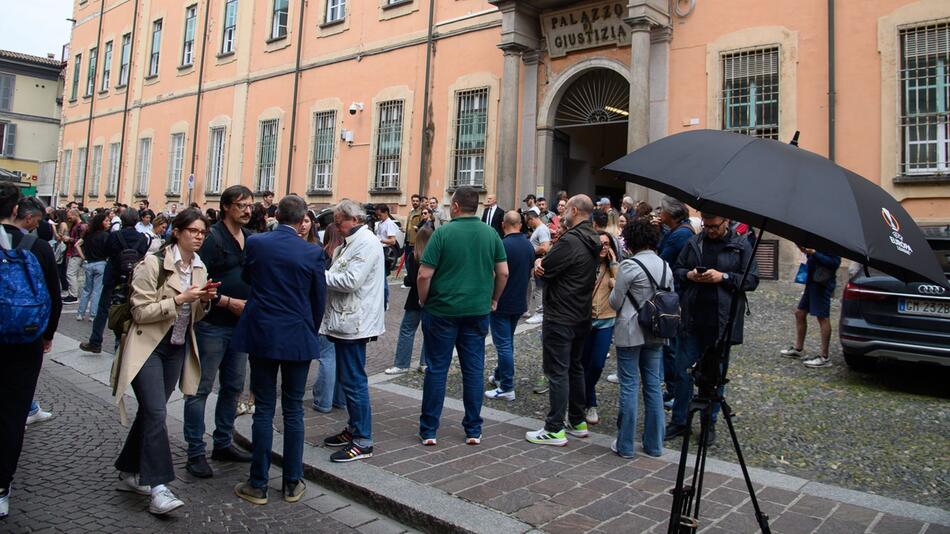 Anhörung bei der Staatsanwaltschaft in Pavia in Mordfall Poggi