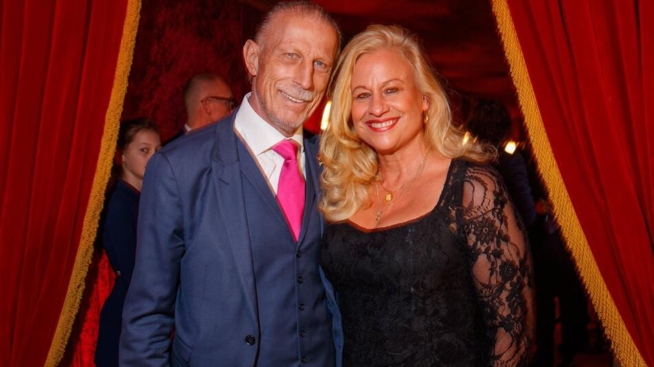 Christoph Daum und seine Angelica im Jahr 2023.