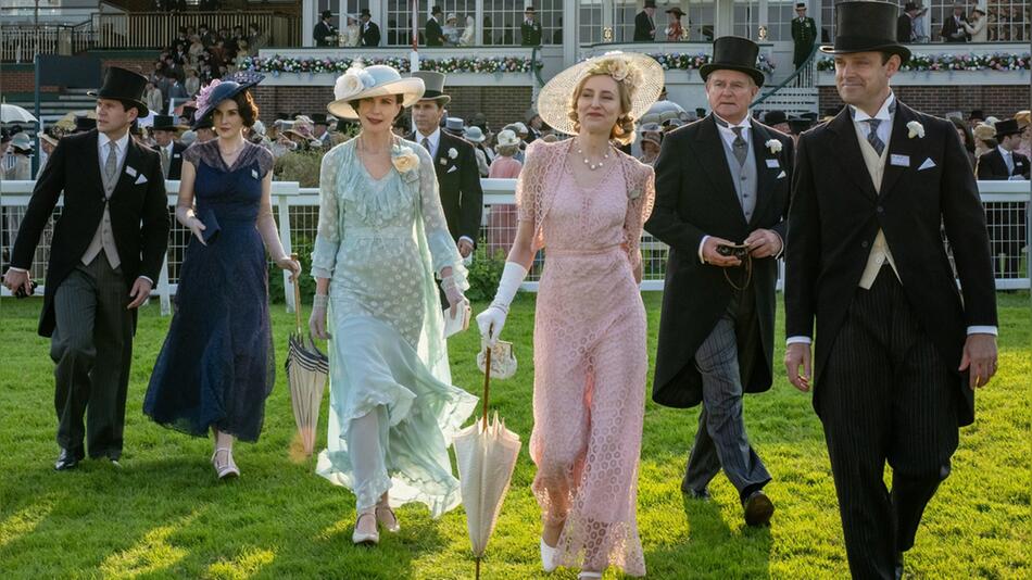 Allen Leech, Michelle Dockery, Elizabeth McGovern, Laura Carmichael, Hugh Bonneville und Harry ...
