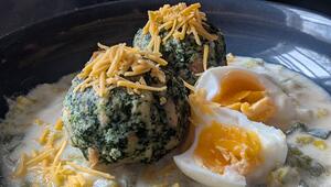 Spinatknödel mit Käse-Lauch-Soße