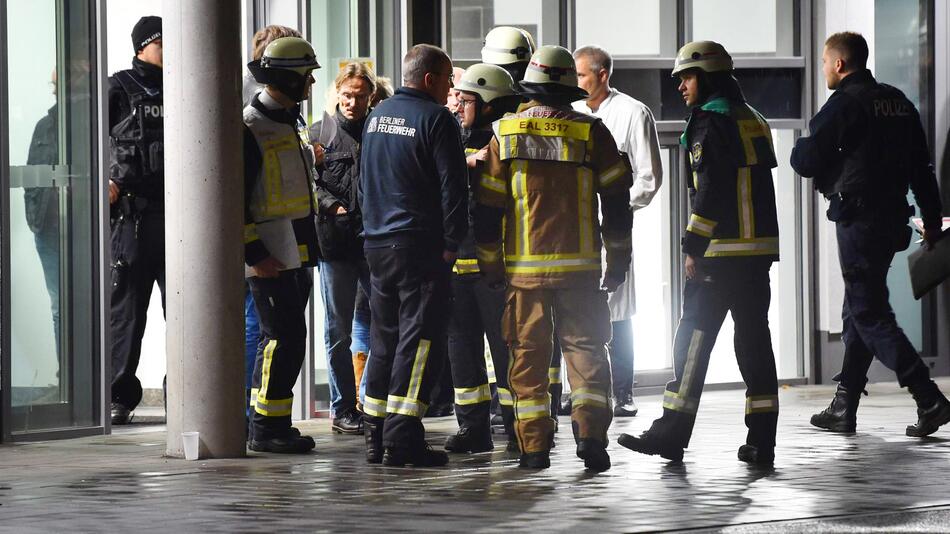 A dead man after stabbing with a knife in a private clinic in Berlin