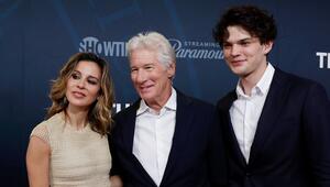 Richard Gere feierte mit seiner Frau Alejandra und seinem Sohn Homer die Premiere von "The Agency".