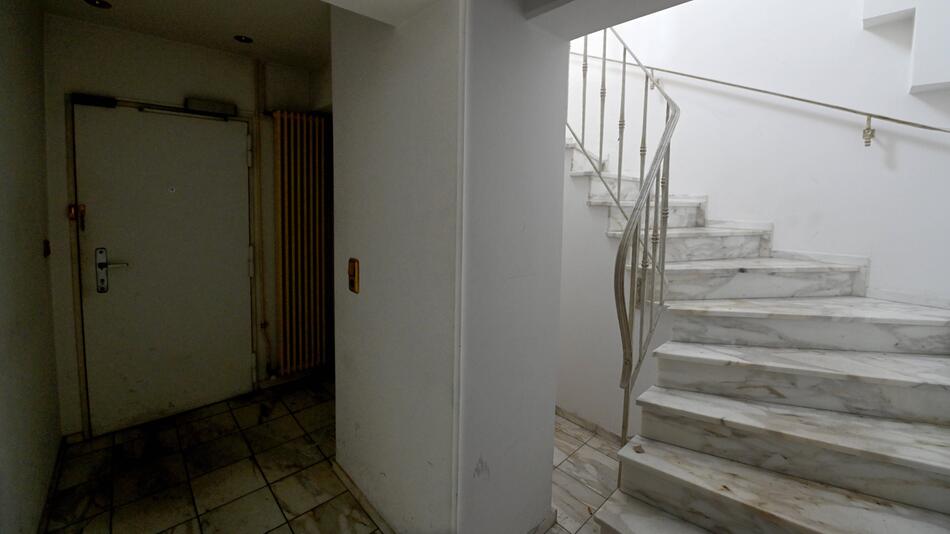 Wohnung Charlotte Böhringer Parkhausmord Flur Treppe
